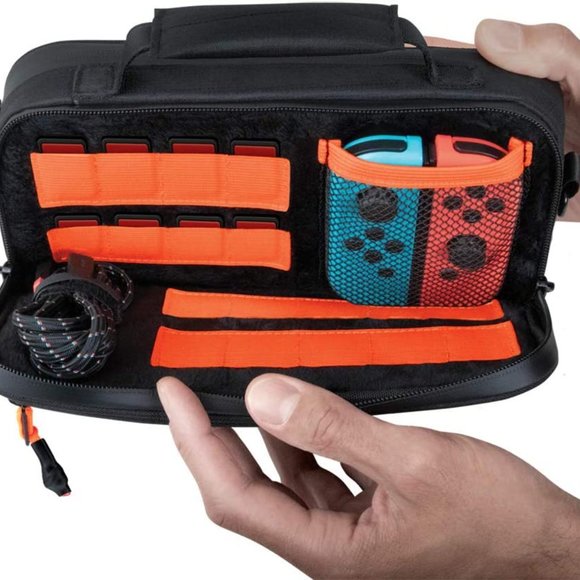 Bionik BNK-9042 Commuter Lite Bag for Nintendo Switch Lite (Black) - Picture 2 of 6